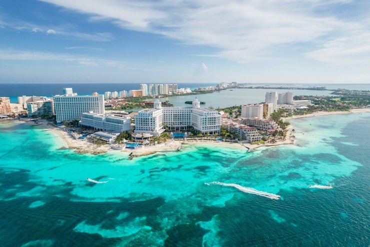 aerial-panoramic-view-cancun-beach-city-hotel-zone-mexico-caribbean-coast-landscape_130111-6024