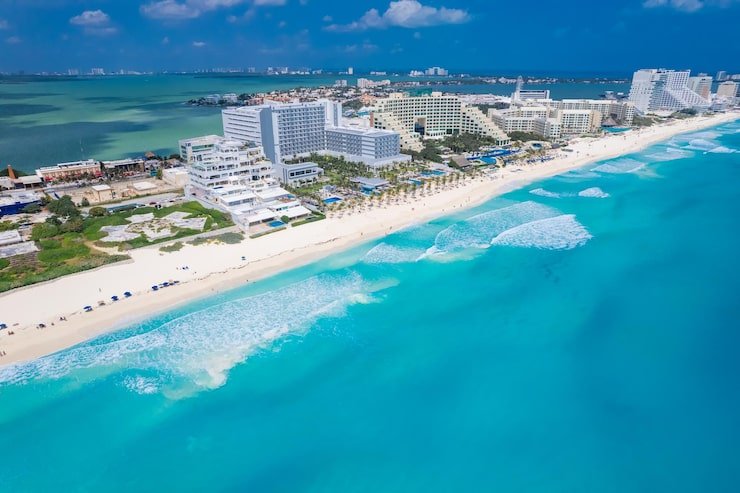 aerial-view-cancun-hotel-zone-mexico_1243906-274