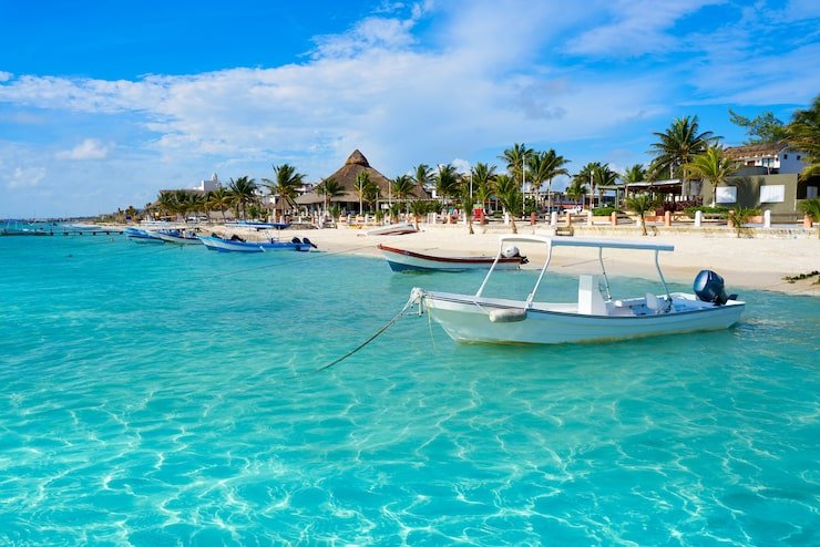 puerto-morelos-beach-riviera-maya_79295-10337